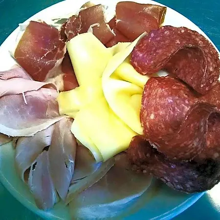 Da Annamaria 住宿加早餐酒店 Chiessi